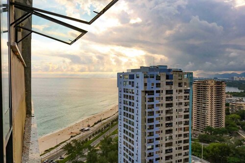 Duplex penthouse in front of the beach