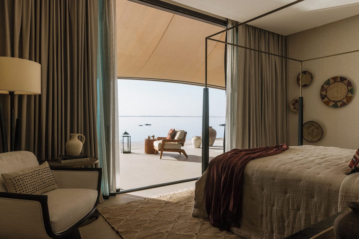 Minibar, in-room safe, desk, iron/ironing board