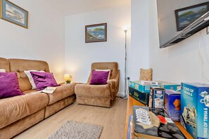 TV - 3 Bed in Ilfracombe (oc-s29585) (Ilfracombe)