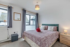 3 Schlafzimmer, Reisekinderbett, kostenloses WLAN, Bettwäsche