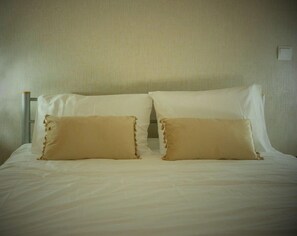 3 bedrooms, iron/ironing board, free WiFi, bed sheets - Guesthouse Ponta Delgada (Ponta Delgada)