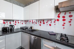 Comfort Villa, Non Smoking, Private Pool | Private kitchen