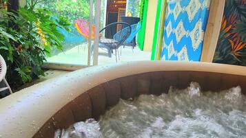 Sauna, hot tub, sports massages, massages