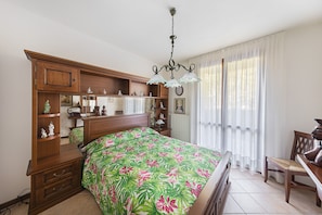 Apartment | 1 bedroom, iron/ironing board, free WiFi, bed sheets