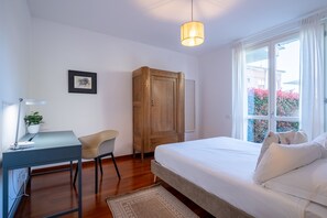 Appartement, terras, uitzicht op tuin | 1 slaapkamer, een strijkplank/strijkijzer, gratis wifi, beddengoed