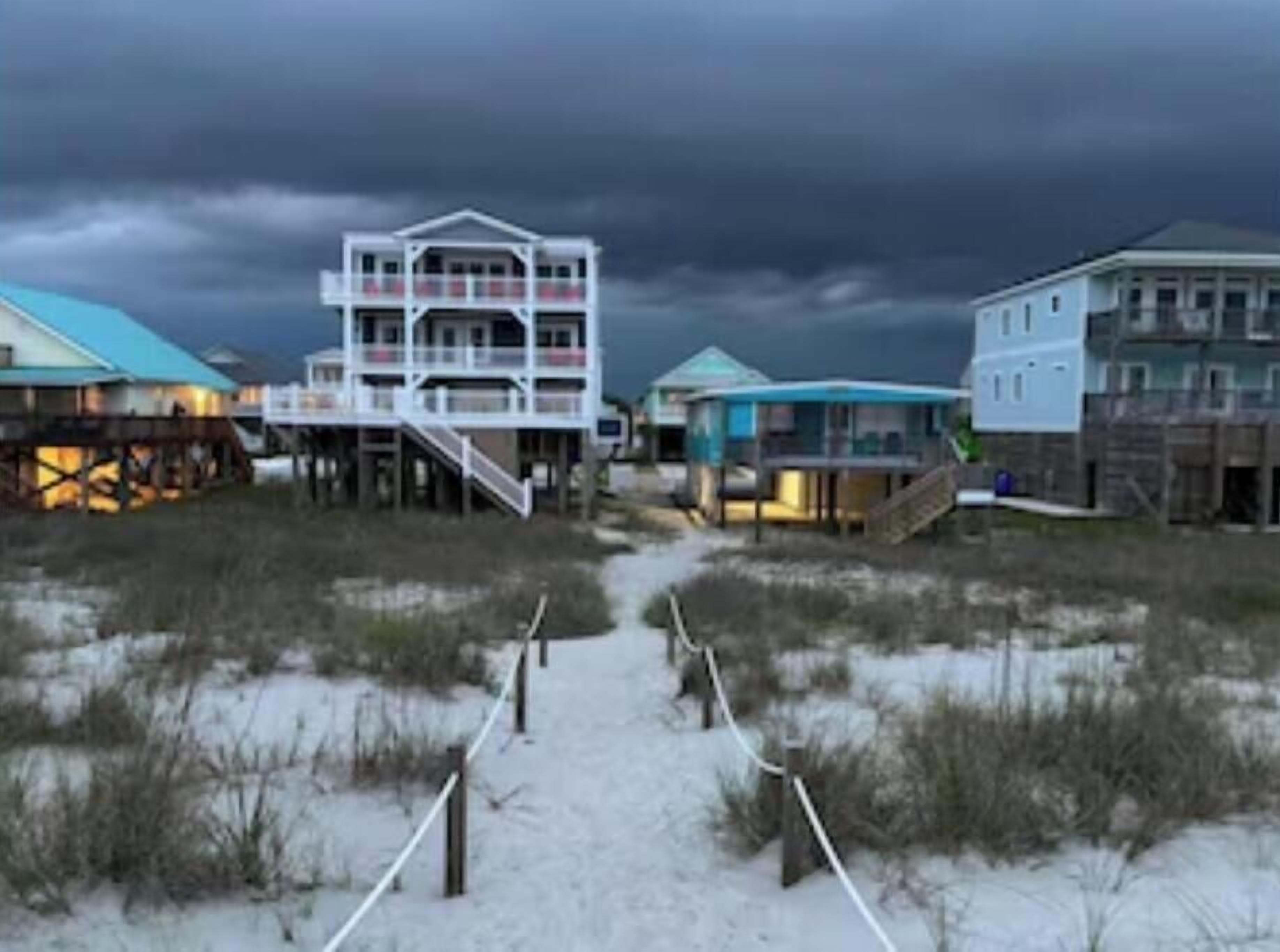Ocean view&priv.Beach access only 50 ft cosy&Art 