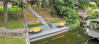 CASA LAGO on Lake LBJ, A Zenful Retreat; Game Room; Canal Front; Putting Green