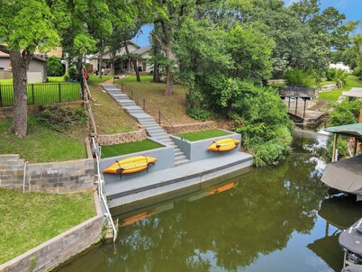 CASA LAGO on Lake LBJ, A Zenful Retreat; Game Room; Canal Front; Putting Green