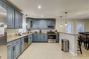 Fridge, microwave, oven, stovetop - Sunny resort home in Sea Pines Resort near marina & shopping (Hilton Head)