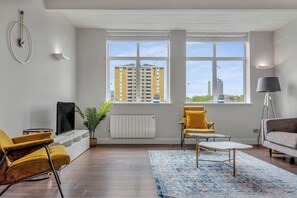 Appartamento Standard, 3 camere da letto, non fumatori, angolo cottura | Area soggiorno | TV 40 pollici con canali satellitari