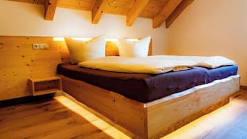 1 bedroom, travel crib, free WiFi, bed sheets