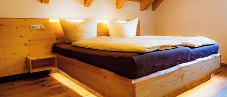 1 chambre, lit parapluie, Wi-Fi gratuit, draps fournis