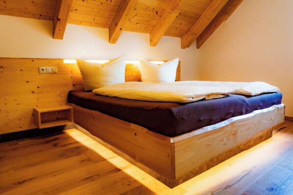 1 dormitorio, cuna de viaje, wifi gratis y ropa de cama