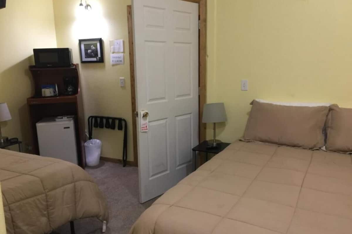 Premium Room, Multiple Beds, Mountain View | Premium bedding, memory-foam beds, free WiFi, individually decorated