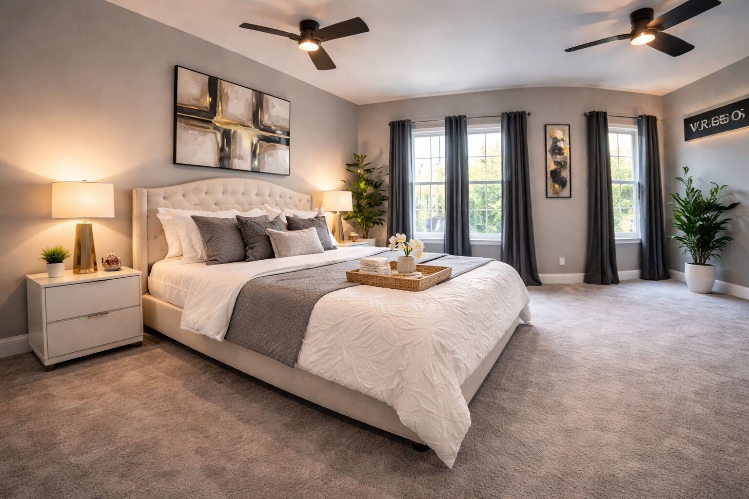 6 bedrooms, desk, iron/ironing board, travel cot