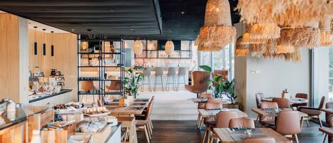 Free daily full breakfast