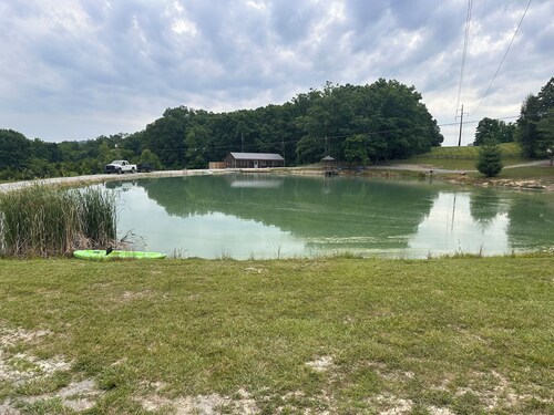 Lazy Lake Cabin 2!!! Pet Friendly!!