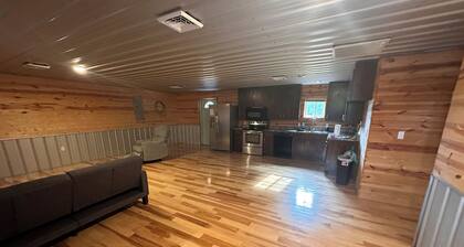 Lazy Lake Cabin 2!!! Pet Friendly!!