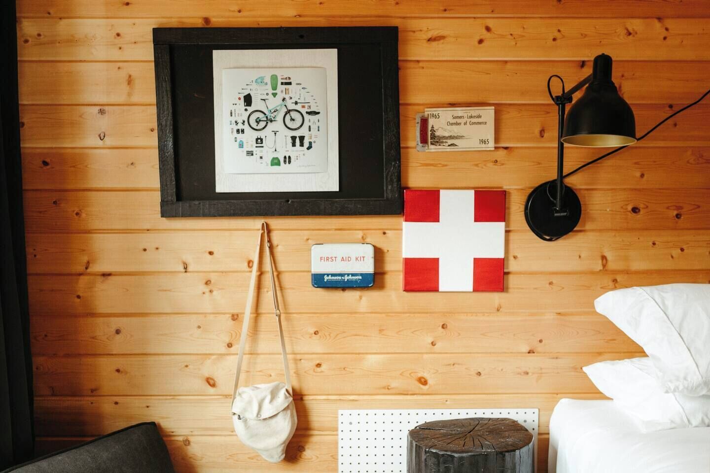 2 bedrooms, travel crib, free WiFi, bed sheets