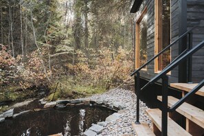 Property grounds - The BOAT HAUS: A Montana Tiny Cabin Forest Retreat (Lakeside)