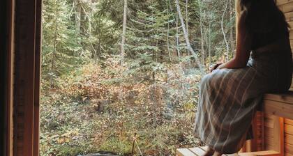 2 Deluxe Queen Bedrooms, 1 Bath with Full Kitchen and Washer/Dryer just 5 minutes from Flathead Lake and Lakeside, MT