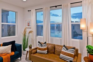 Smart TV, video games