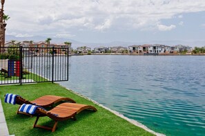 المنطقة المحيطة بالمنشأة