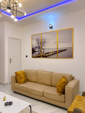 智能电视、电子游戏