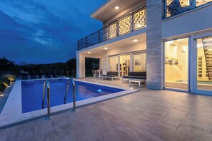 Pool - Holiday home with pool for 8 people (Klimno)