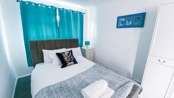House | 3 bedrooms, iron/ironing board, free WiFi, bed sheets