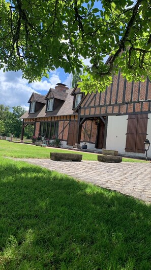 Exterior - Accommodations for 12 people in Sologne (La Ferté-Imbault)