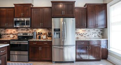 Lake Drive Mansion ~ Downtown ~ Art Museum ~ Lakefront