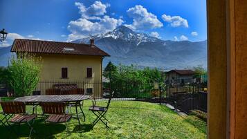 Apartment, Patio, Mountain View | Pemandangan taman