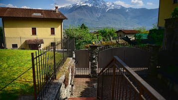 Pintu masuk hartanah