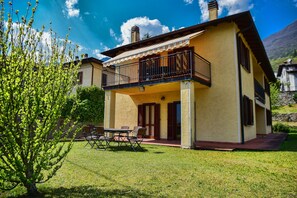 Front of property - Casa Letizia by Wonderful Italy (Gera Lario)