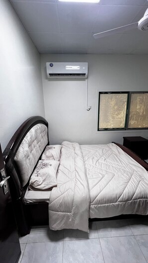 1 bedroom, WiFi, bed sheets