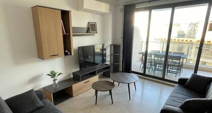 Blue Skies Family Apartment with Terrace