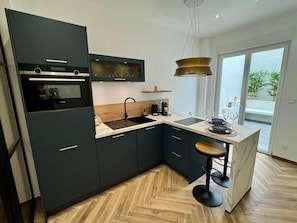 Fridge, microwave, oven, stovetop