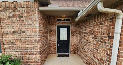 Quiet Acre Retreat. Guest 6. Pet Friendly. Wi-fi.