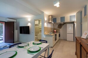 Appartement, vue canal | Salle à manger