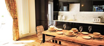 Berwick - Very High End - Sleeps 4 -By The Station