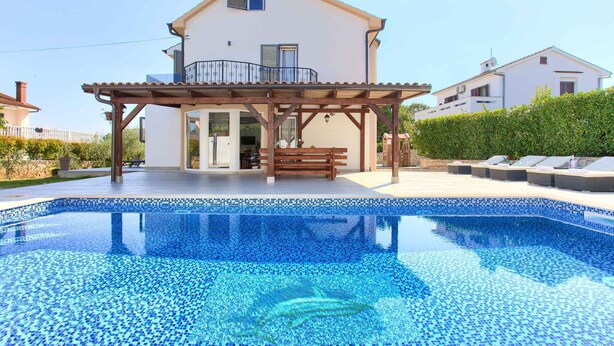A heated pool - Holiday home with terrace for 2 people (Vantačići)