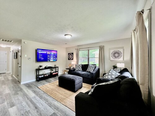 Quaint and Cozy 3 Bed home in Liberty Twp.