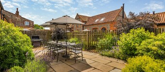 Sparks Barn - Five Bedroom House, Sleeps 10