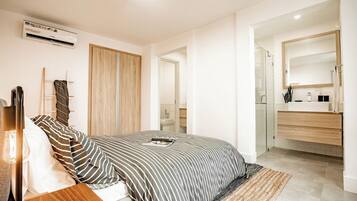 2 bedrooms, WiFi, bed sheets, wheelchair access