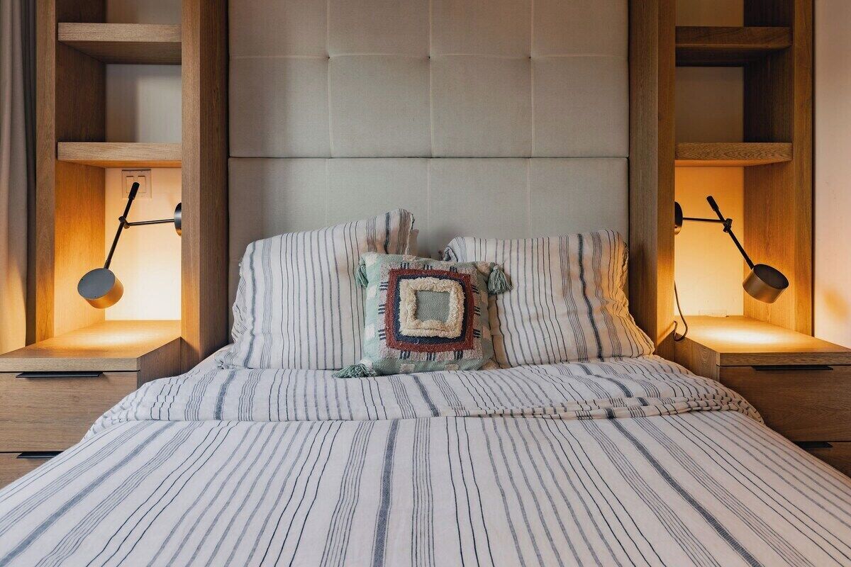 3 bedrooms, desk, WiFi, bed sheets