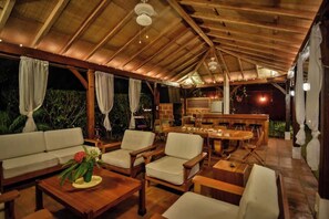 Outdoor dining - Esplendorosa | Luxury Villa with Included Services (Pedasí)
