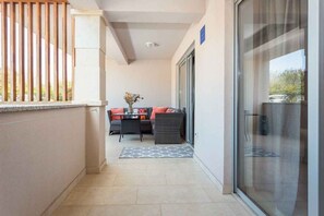 Outdoor dining - Holiday apartment with air conditioning (Medulin)