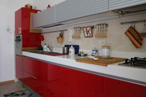 Private kitchen - Holiday apartment in residence with swimming pool and air conditioning (Lazise)