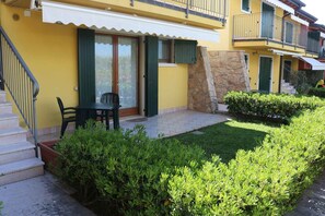 Terrace/patio - Holiday apartment in residence with swimming pool and air conditioning (Lazise)